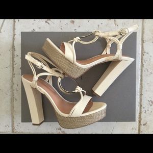 Halston Heritage Leona platform shoes 7 with box